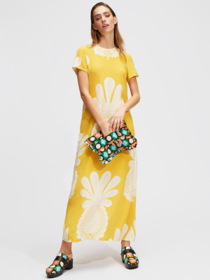 dark blue denim jeans